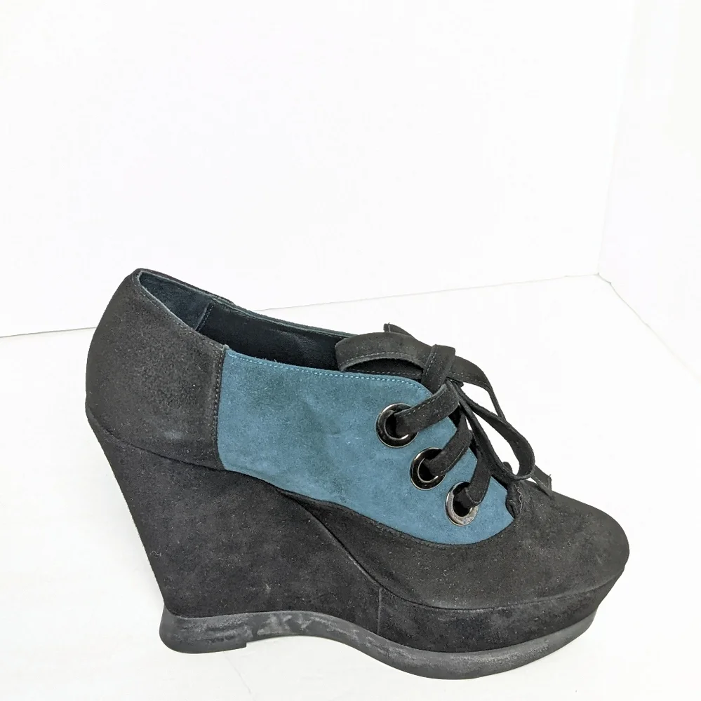 Edmundo Castillo two tone suede wedges